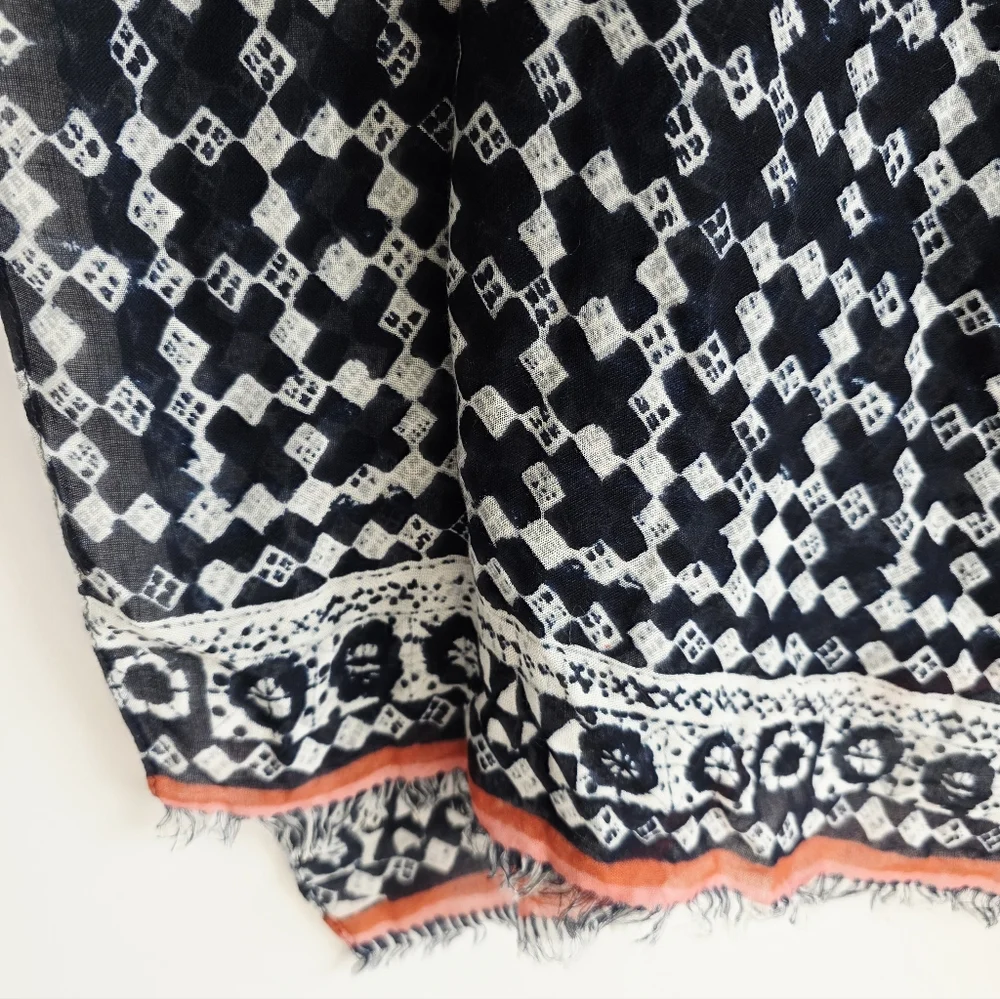 Loft Blue/White Fringe Geometric Print Summer Wrap Scarf